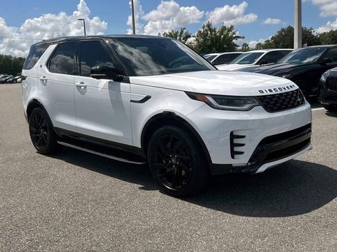 Used 2025 Land Rover Discovery Dynamic SE AWD/4WD image 9