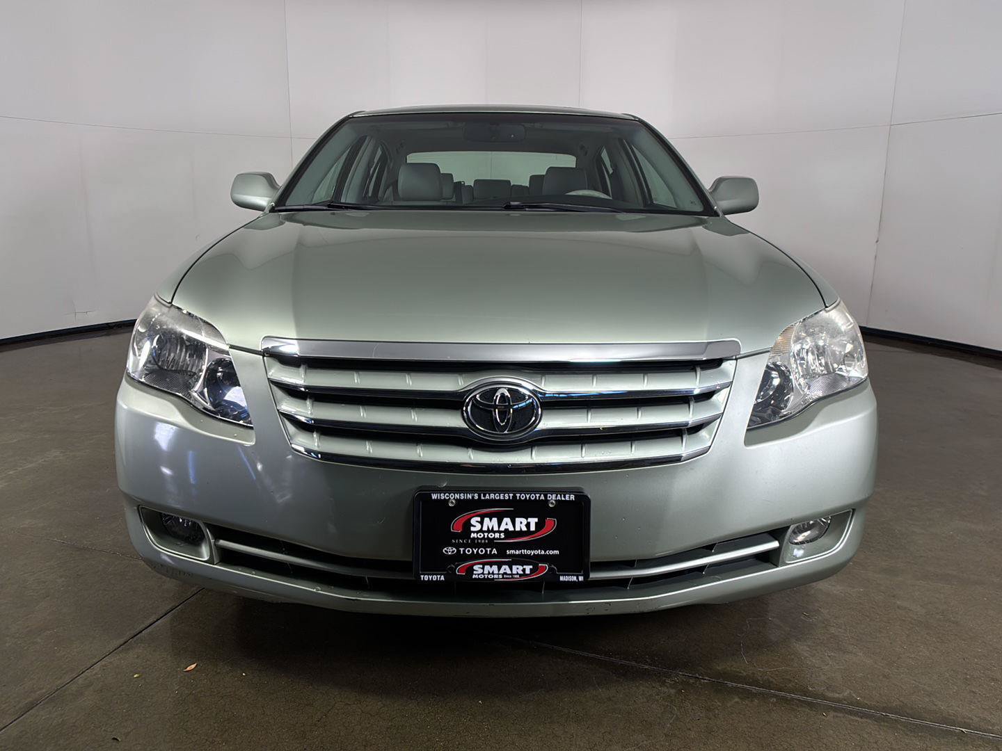 Used 2006 Toyota Avalon XLS FWD image 6