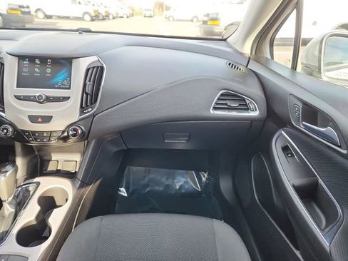 Used 2017 Chevrolet Cruze LS image 22