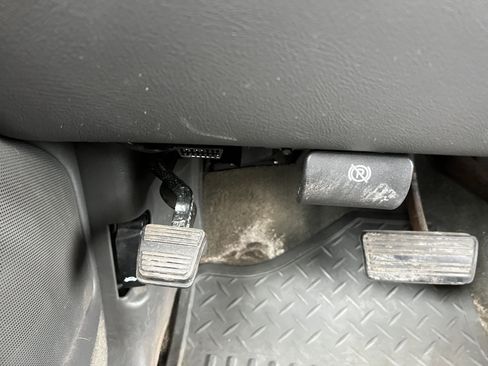 Used 2004 Chevrolet Silverado 1500 LS image 25