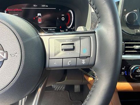 Certified 2025 Nissan Pathfinder Platinum w/ Cargo Package FWD image 23