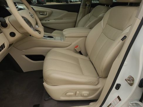 Used 2017 Nissan Murano Platinum w/ Platinum Technology Package FWD image 16