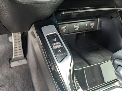 Certified 2023 Kia Sorento SX image 27