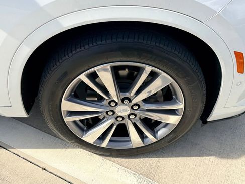 Used 2020 Cadillac XT6 Premium Luxury image 15