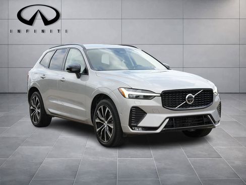 Used 2025 Volvo XC60 B5 Plus w/ Protection Package Premier AWD/4WD image 3