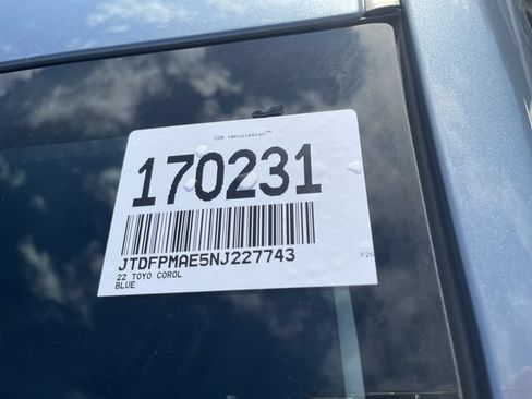 Certified 2022 Toyota Corolla XLE FWD image 3