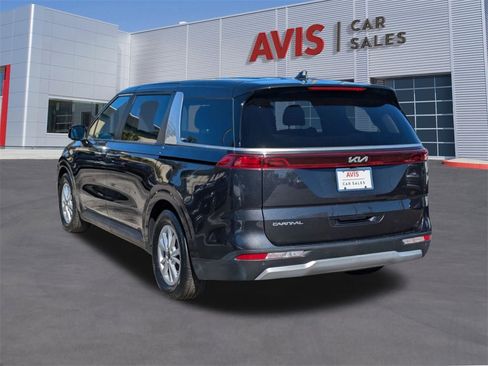 Used 2024 Kia Carnival LX image 9