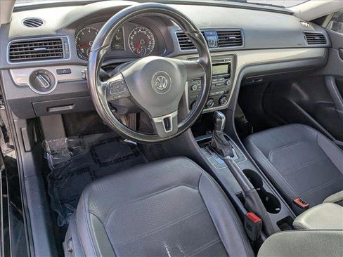 Used 2014 Volkswagen Passat 1.8T Wolfsburg Edition image 10