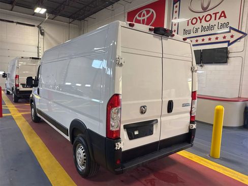 Used 2025 RAM ProMaster 2500 w/ Convenience Group FWD image 5