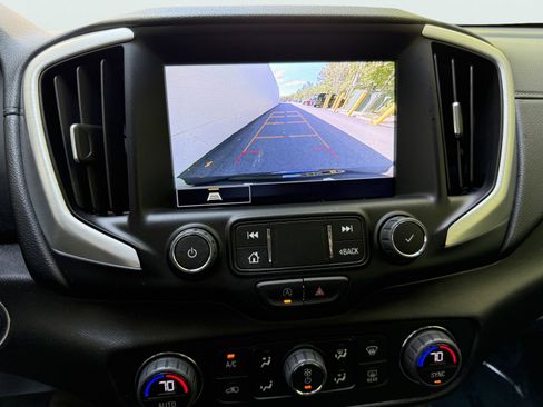 Used 2022 GMC Terrain SLT image 5