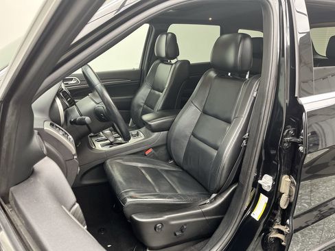 Used 2019 Jeep Grand Cherokee Limited w/ Trailer Tow Group IV image 9