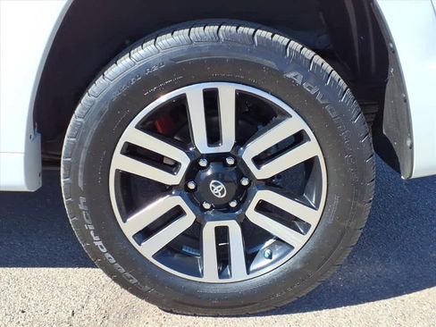 Used 2014 Toyota 4Runner Limited image 8