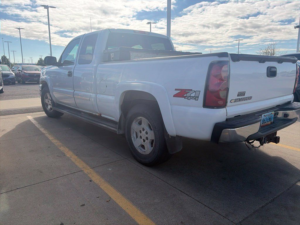 Used 2006 Chevrolet Silverado 1500 LT w/ Light Duty Power Package AWD/4WD image 7
