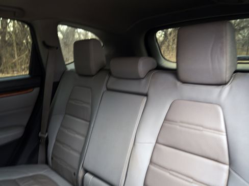 Used 2019 Honda CR-V Touring image 18