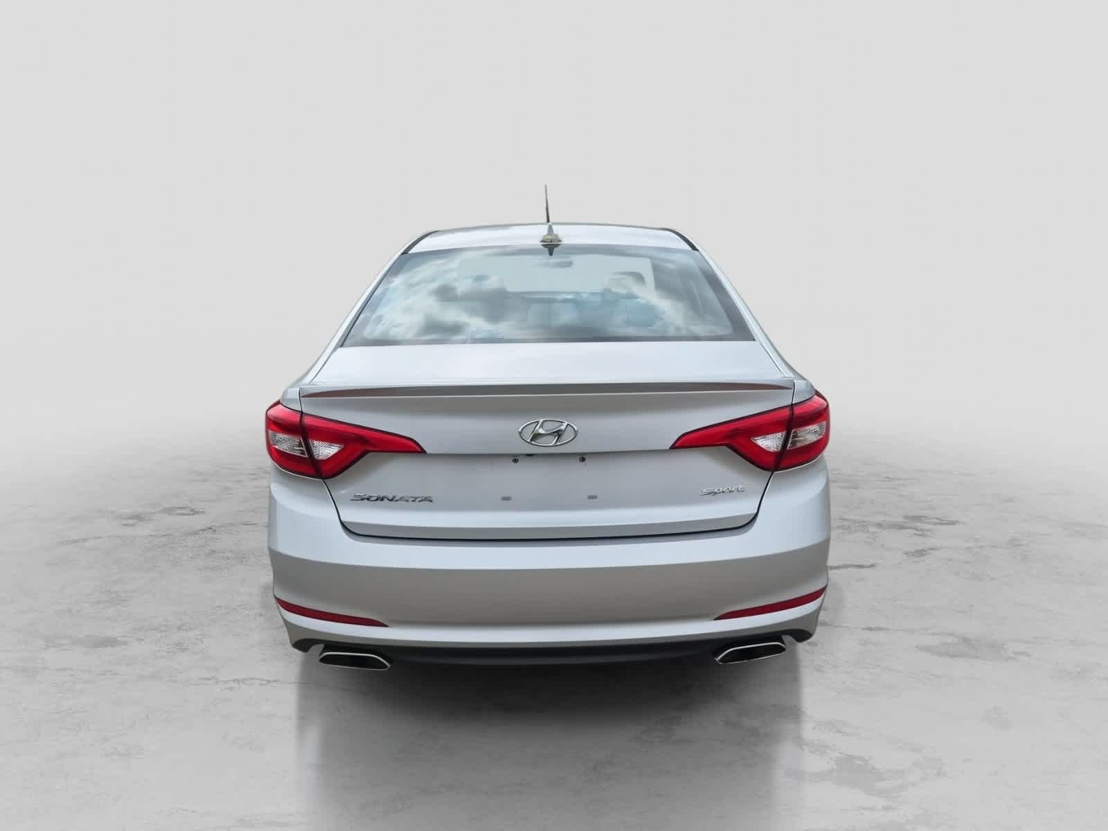 Used 2016 Hyundai Sonata Sport w/ Option Group 1V FWD image 7