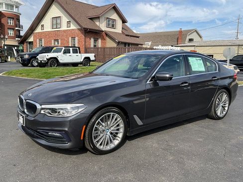 Used 2017 BMW 540i xDrive image 3
