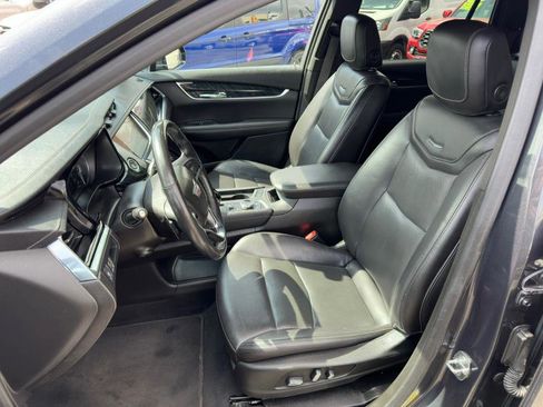 Used 2022 Cadillac XT6 Premium Luxury AWD/4WD image 10