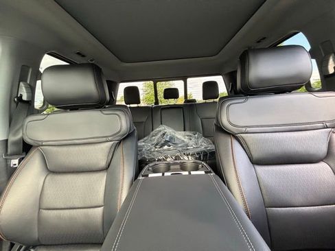 New 2025 Ford F350 Lariat w/ Lariat Ultimate Package image 13