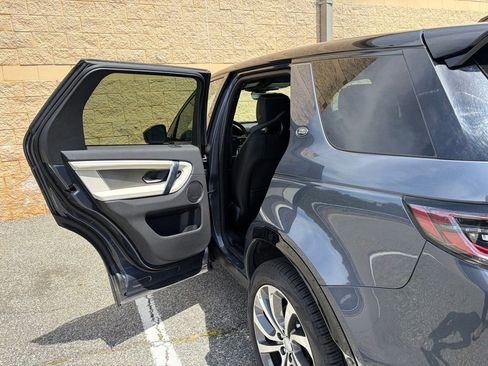 Certified 2025 Land Rover Discovery Sport Dynamic SE AWD/4WD image 12