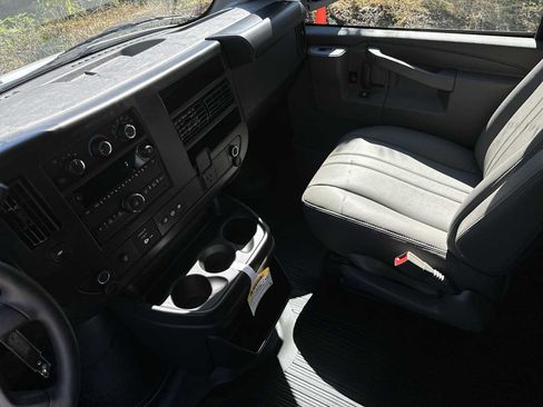 New 2025 Chevrolet Express 2500 w/ Enhanced Convenience Package image 22