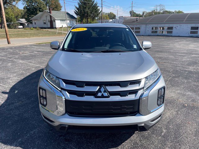 Used 2025 Mitsubishi Outlander Sport SE AWD/4WD image 2