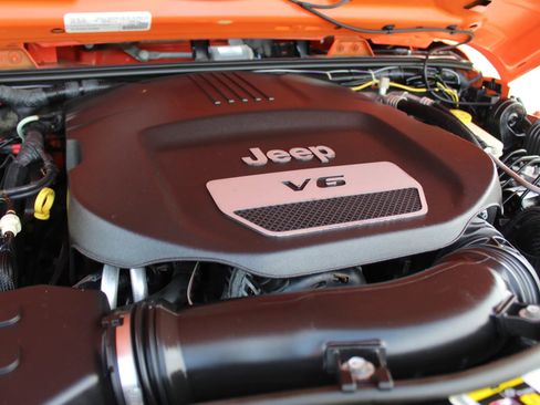 Used 2015 Jeep Wrangler Unlimited Sport w/ Quick Order Package 24S image 30