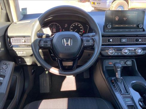 Used 2022 Honda Civic LX image 5