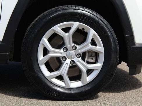 Used 2024 Jeep Compass Latitude AWD/4WD image 24