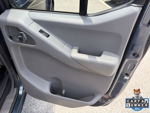 Used 2020 Nissan Frontier SV RWD image 16