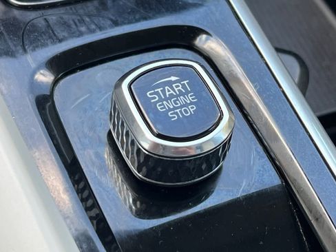 Used 2023 Volvo XC60 B5 Core image 27