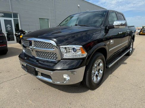 Used 2017 RAM 1500 Laramie w/ Convenience Group AWD/4WD image 3