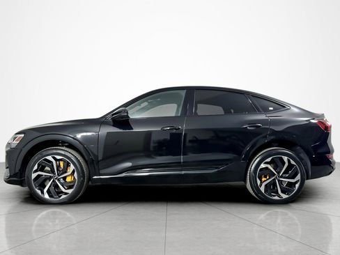 Used 2023 Audi e-tron Premium Plus w/ Premium Plus Package AWD/4WD image 2