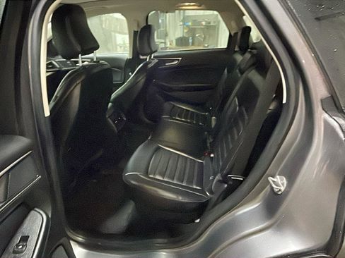 Certified 2022 Ford Edge SEL w/ Convenience Package image 9