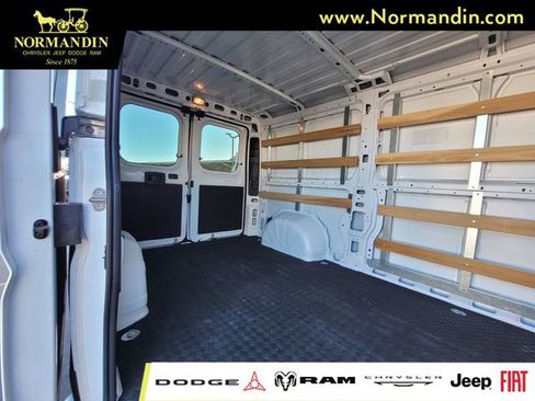 Used 2025 RAM ProMaster 2500 w/ U-Haul Equipment Group FWD image 18