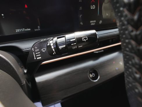 Used 2023 Nissan Ariya AWD image 24