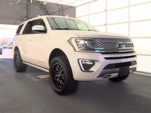 Used 2019 Ford Expedition Platinum AWD/4WD image 3