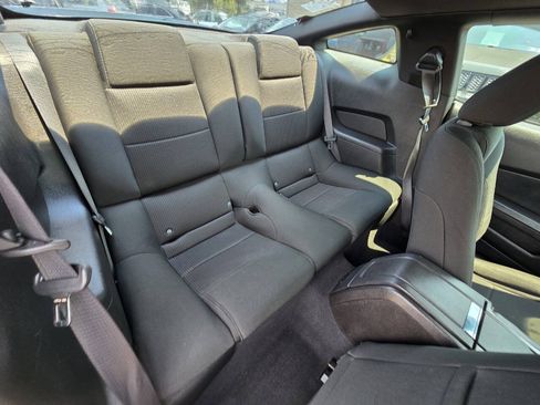 Used 2010 Ford Mustang GT RWD image 21