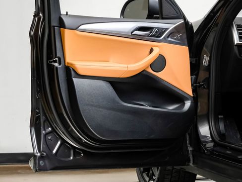 Used 2025 BMW X4 xDrive30i image 45