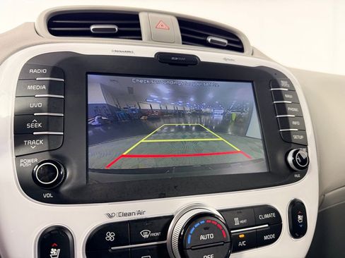 Used 2017 Kia Soul EV + w/ Sun & Fun Package image 22