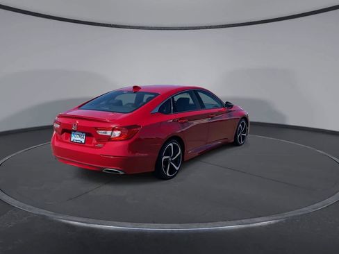 Used 2018 Honda Accord Sport image 9