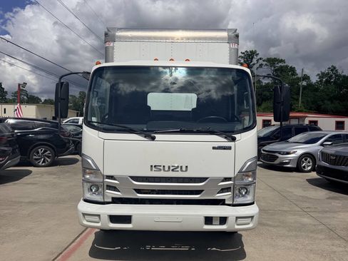 Used 2024 Isuzu NPR RWD image 27