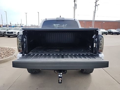 Used 2021 Toyota Tacoma TRD Sport w/ Technology Package image 45
