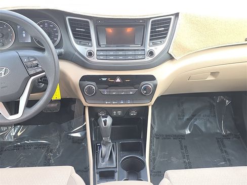 Used 2017 Hyundai Tucson SE image 14