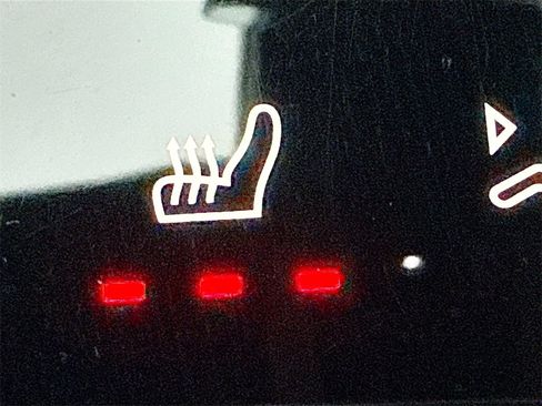 Used 2022 Porsche Macan Base image 22