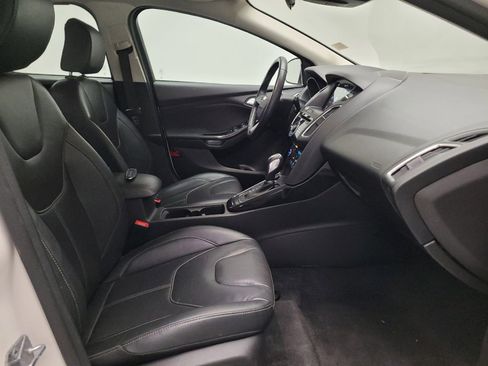 Used 2018 Ford Focus Titanium w/ Titanium Technology Package FWD image 21