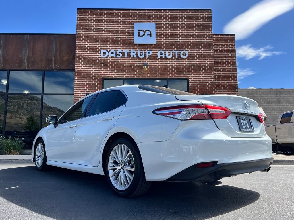 Used 2019 Toyota Camry XLE w/ Driver Assist Package FWD image 4
