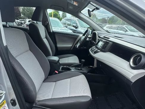 Used 2015 Toyota RAV4 LE AWD/4WD image 22