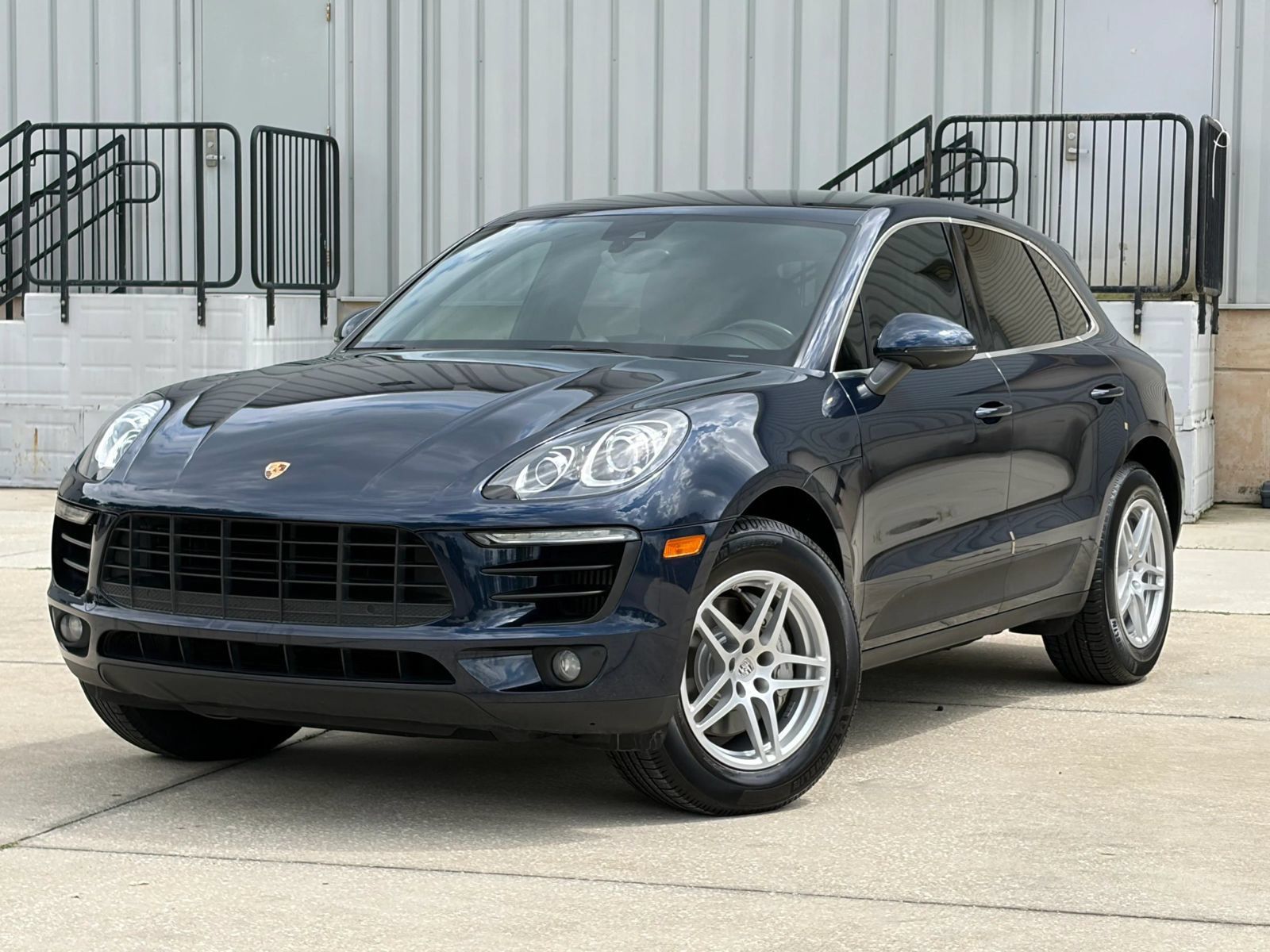 Used 2017 Porsche Macan S AWD/4WD image 1