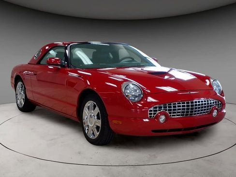 Used 2005 Ford Thunderbird RWD image 3