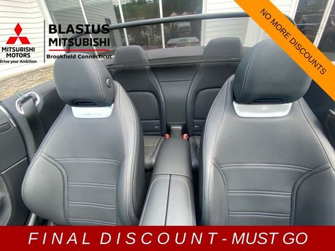 Used 2022 Mercedes-Benz SL 55 AMG 4MATIC w/ Driver Assistance Package image 11